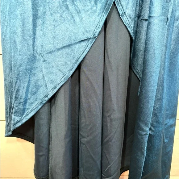 Lulus Blue Satin Wrap Midi Dress NWT Size M - Picture 5 of 10